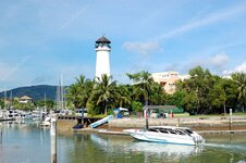 depositphotos_8585588-stock-photo-lighthouse-at-boat-lagoon-marina.jpg