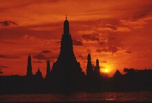 Wat-Arun2d.JPG