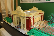 Belgie-Ieper ''Menenpoort model Lego'' (2).JPG