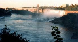 Canada-Ontario ''Niagara'' American Fall (2).jpg