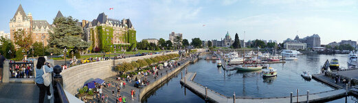 Canada-Britisch Columbia ''Victoria'' Parlament en Empress Hotel.JPG