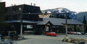 Canada-Britisch Columbia ''Whistler Mountain'' Shoestring Lodge.jpg