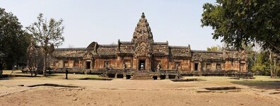 Prasat_Hin_Phanom_Rung-pano-4.jpg