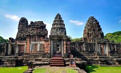 Phimai-Historical-Park-Haupttempel.jpg