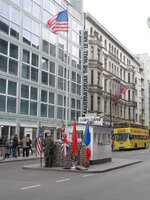 Duitsland-Berlin ''Friederichsstraße-Checkpoint Charlie'' (3).JPG