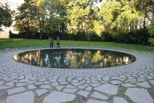 Duitsland-Berlin ''Memorial Sinti & Roma'' (7).JPG