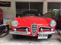 Giulia Spider 3-mittel.jpg