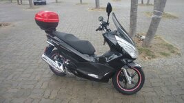 Honda PCX black.jpg