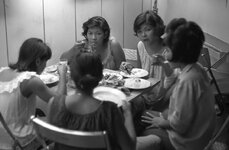 bargirls_in_uttapao8_1970.jpg