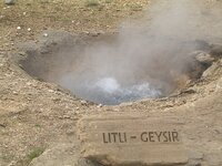 island_geysir1.jpg