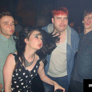 party-photo-fail-them-faces.jpg