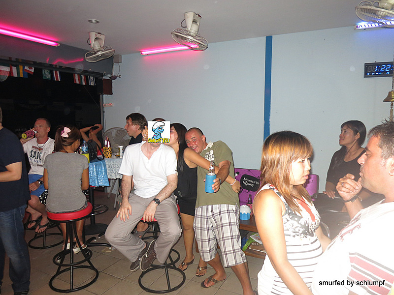 12.08.2013 Smurf Bar