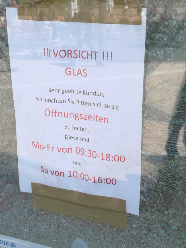 vorsicht_glas_ihr_deppen.png