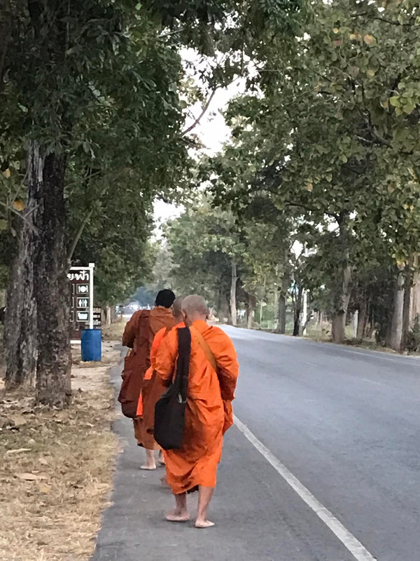 [Bild: Tamboon-Monk3.jpg]